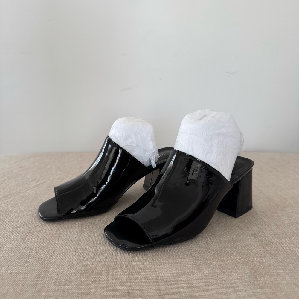 Jeffrey Campbell Black Patent Heeled Mules sz 6